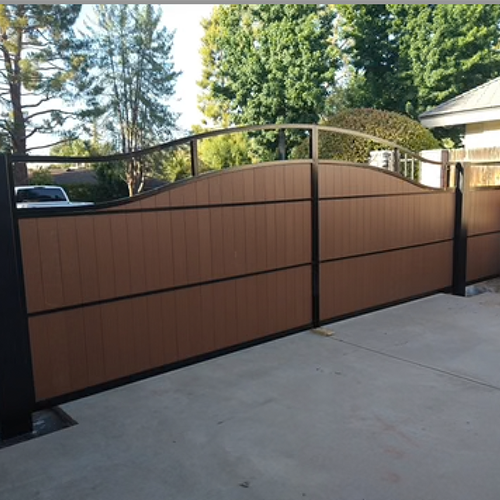 Choosing Composite Pickets: Evaluating composite fencing solutions with Washington Gold-Collar Fabrication contractors for durability